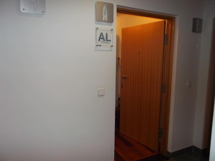 Penthouse City Center Apartment ปอนตาเดลกาดา ภายนอก รูปภาพ